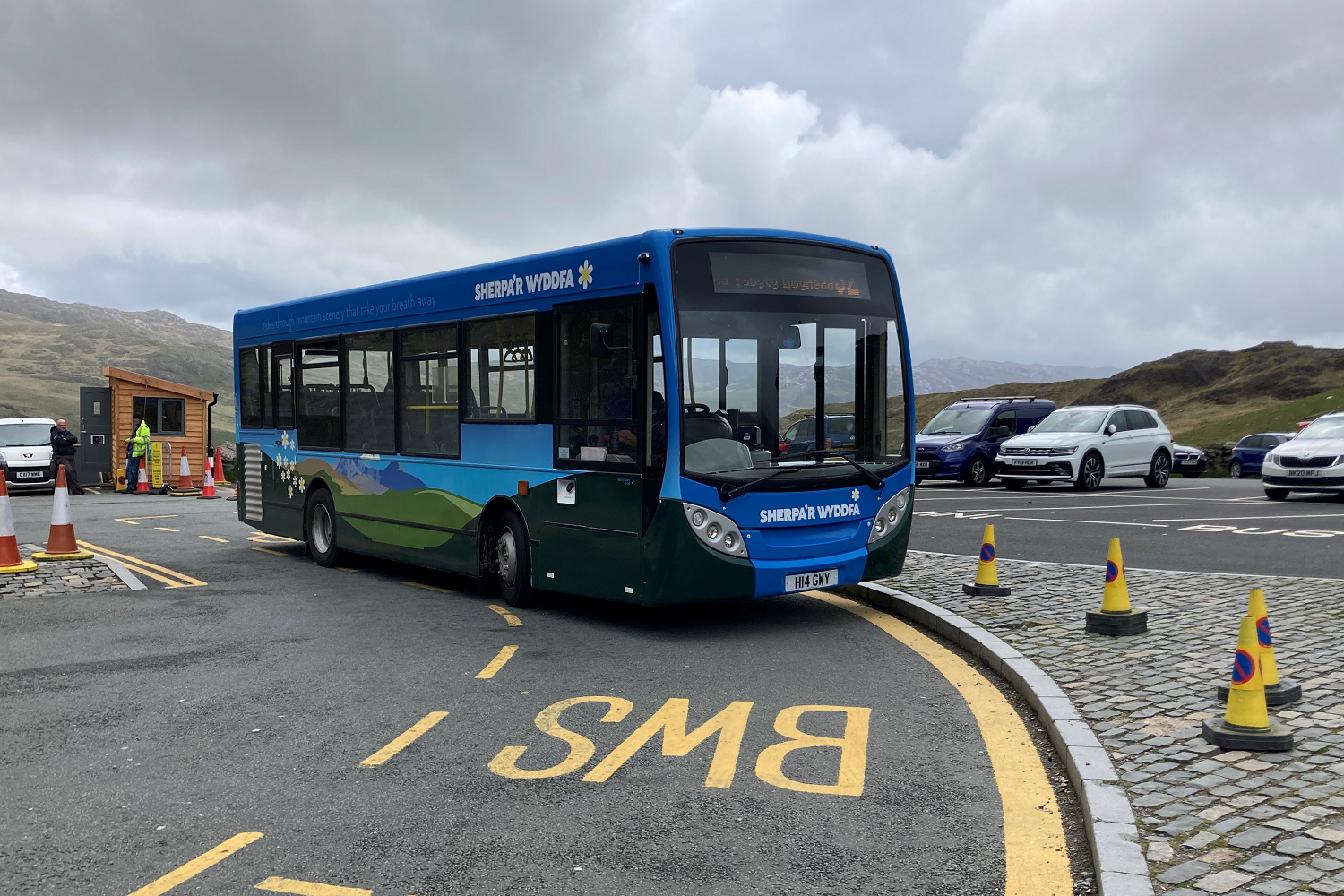 Sherpa bus at Pen y Pass